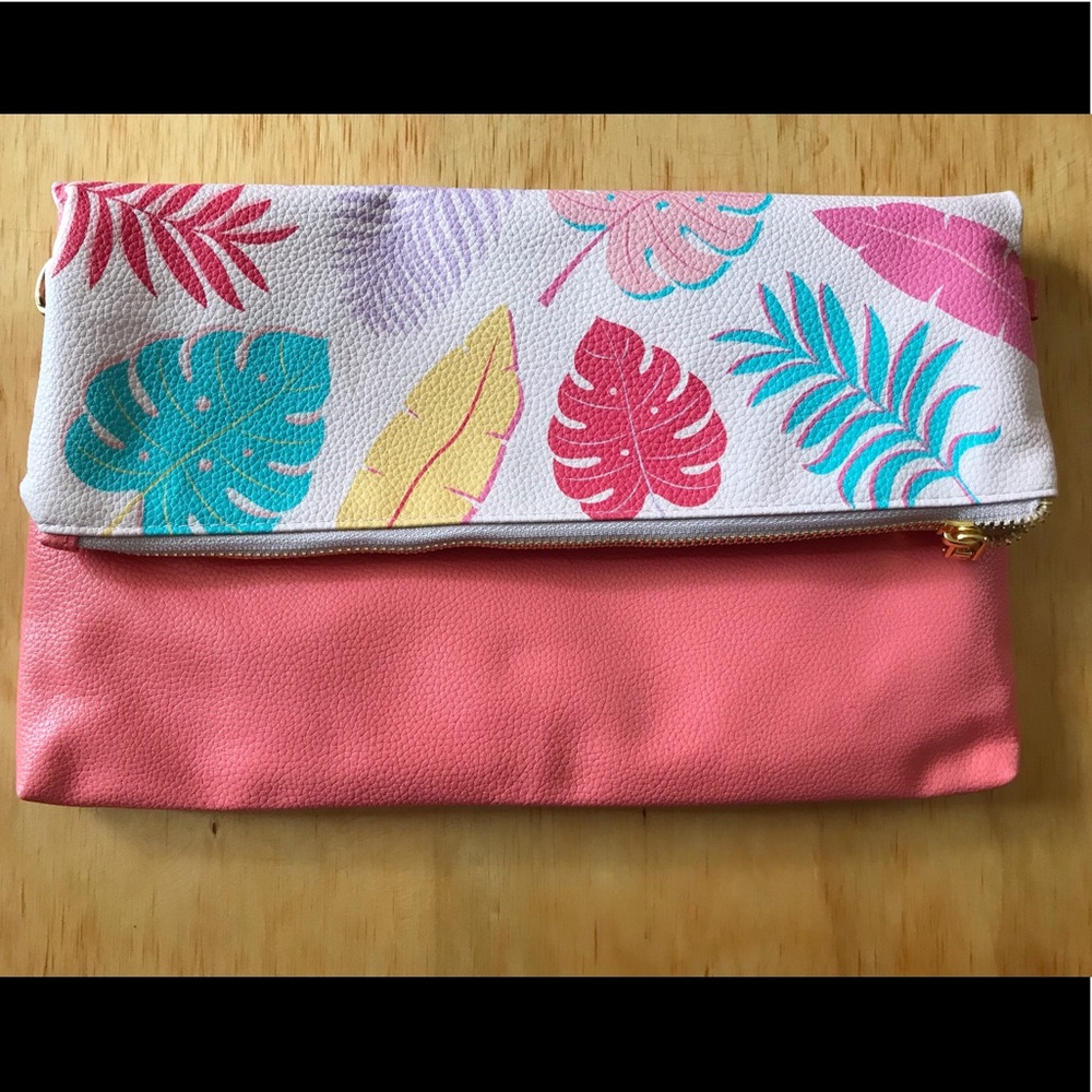 Studio DIY June 2019 Tropical Can’t Clutch This